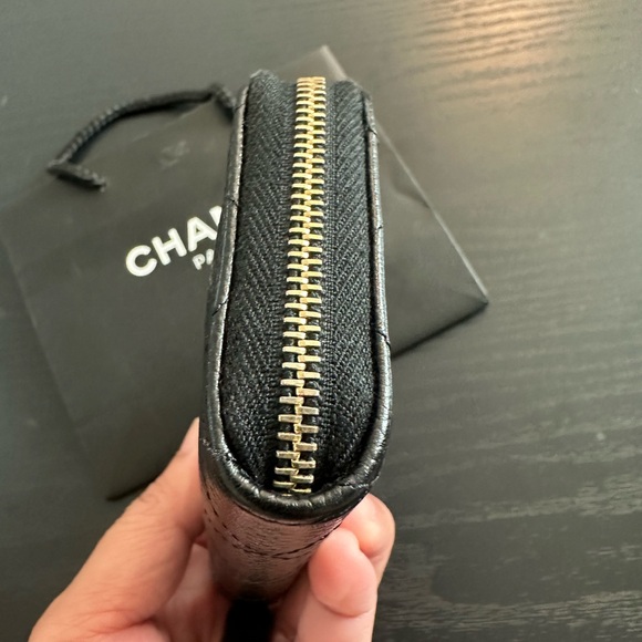 🔴SOLD🔴Chanel Zip Coin/ Card Case - Picture 4 of 11